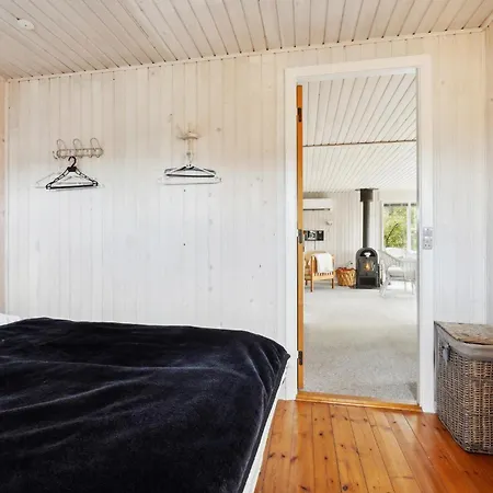 2 Bedroom Cozy In Holiday home *